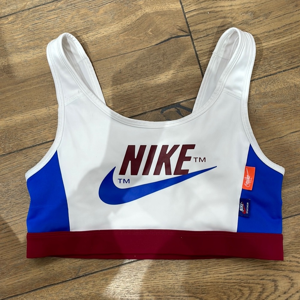 NIKE sports bra size medium